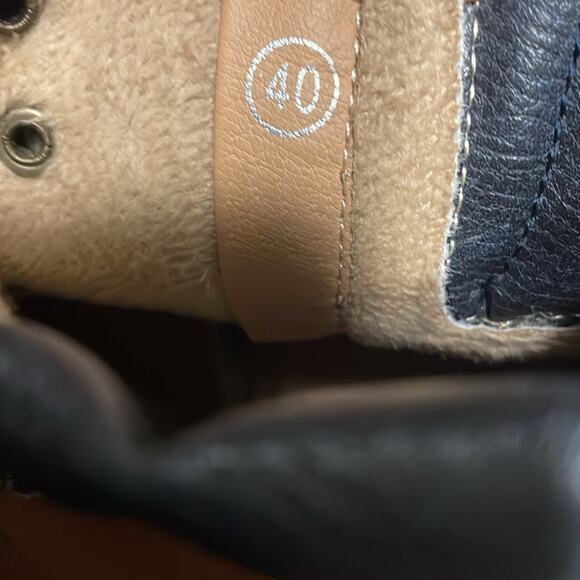 Dockers Suede Lace-Up Boot. 10 (40) - Picture 3 of 8